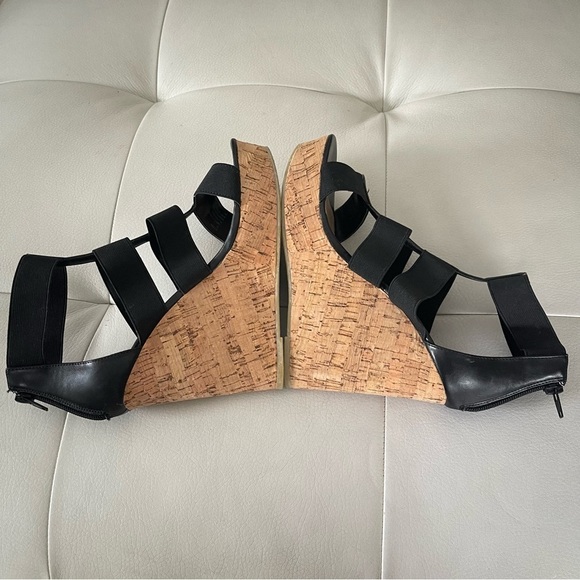 STEVE MADDEN SELINAH WEDGE SANDAL size 10 black and cork zipper back - Picture 12 of 15